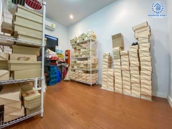 *****ทาวน์เฮ้าส์มือสองย่านนนทบุรี ม.โมดิวิลล่า ปิ่นเกล้า-วงแหวน บนเนื้อที่ 18.8 ตร.ว. ฟังก์ชัน 3 ห้องนอน 2 ห้องน้ำ 2 ที่จอดรถ ตกแต่งพร้อมอยู่ บ้านหันทิศตะวันตกเฉียงเหนือ เชื่อมต่อถ.กาญจนาภิเษก, ถ.บรมราชชนนี, ถ.ศาลายา ใกล้เซ็นทรัล ปิ่นเกล้า จองเลย!